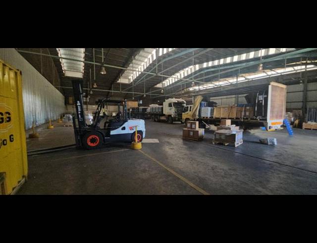 INDUSTRIAL PROPERTY TO RENT IN CLAYVILLE